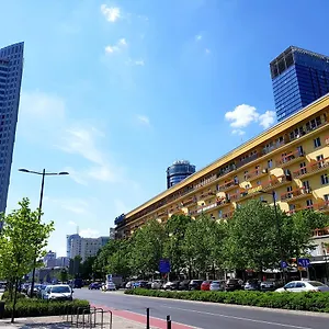 premium-key-apartaments-srodmiescie.warsawhotelspoland.com/